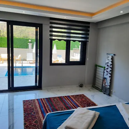 Villa Silent 1 *